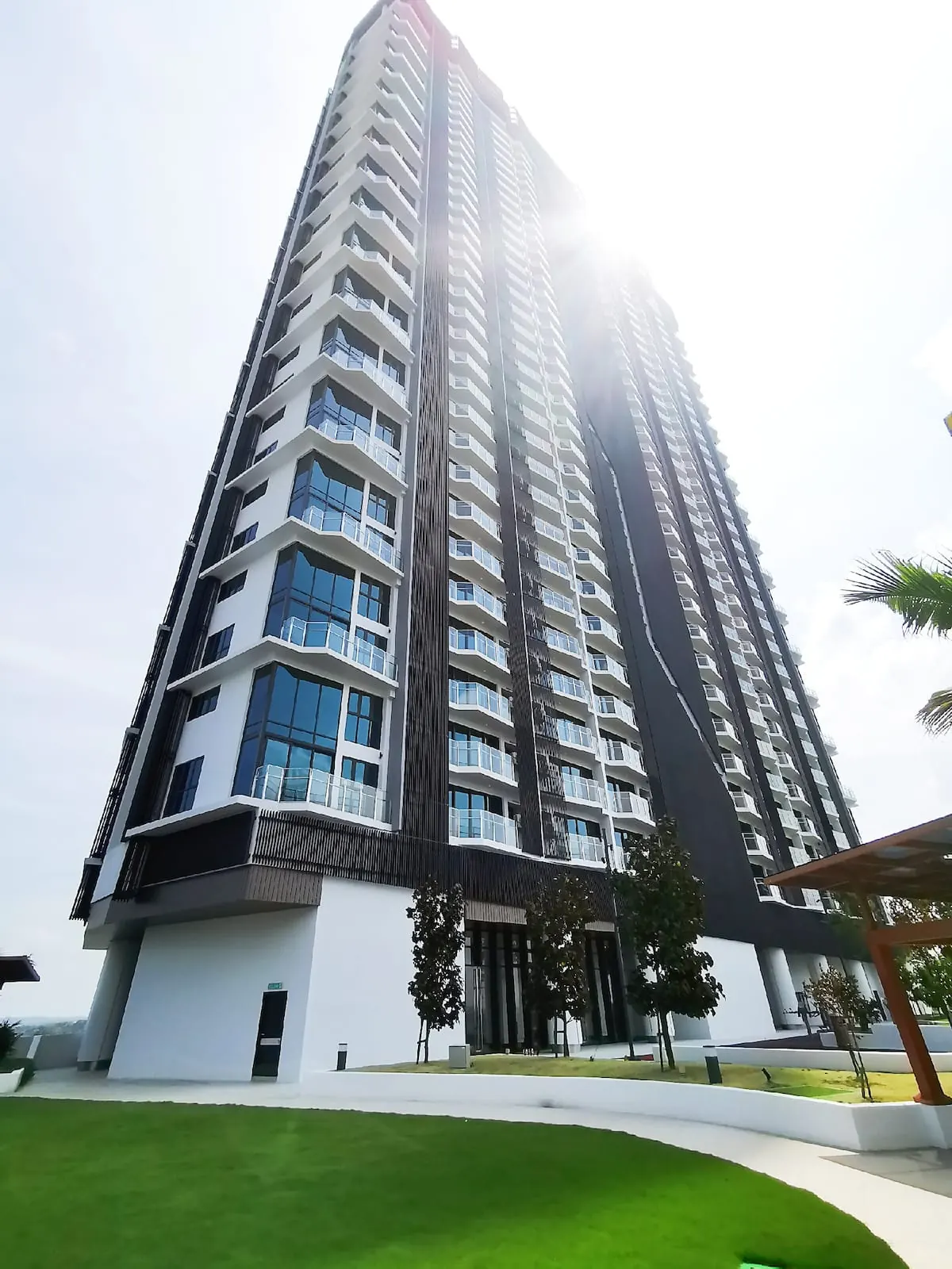 Almãs Suites, Iskandar Puteri
