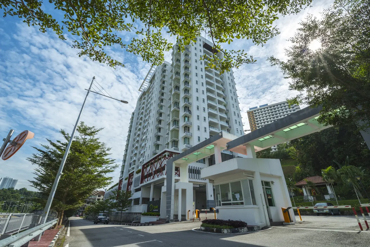 D'Zone Condominium, Teluk Kumbar