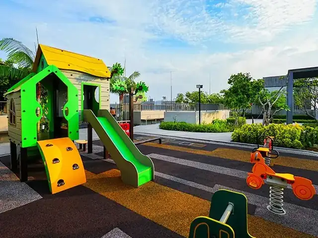 Youth City, Nilai clubhouse